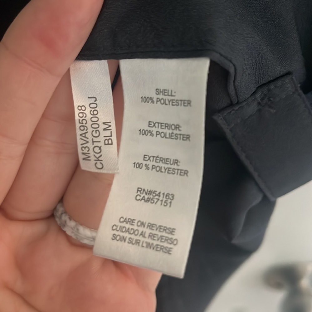 Calvin Klein button down - Picture 4 of 6